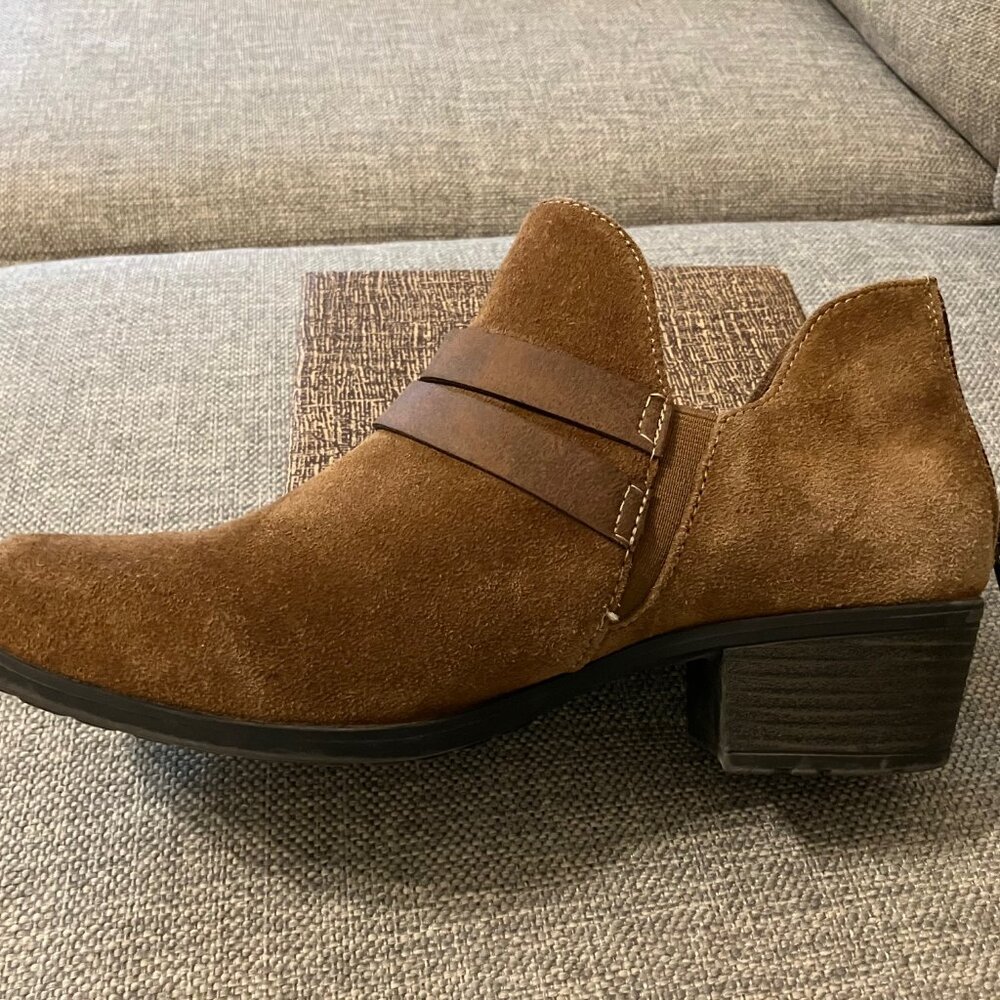 Earth Origins Destiny Suede Heeled Brown Ankle Boot Women's Size 8.5W - Picture 3 of 16